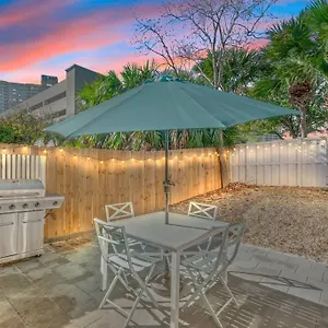 Absolute Beach - Seasonal Hot Tub, Bbq, 700 Feet To Beach, Central Pcb, Free Daily Activities, & More! Holiday home Panama City Beach